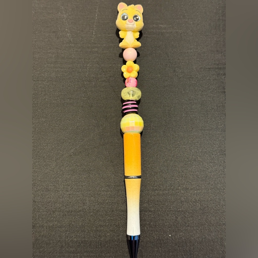🏰 Disney Doorable Handmade Rabbit (Winnie the Pooh) Pen✍️